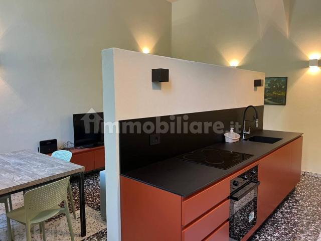 Trilocale piazza Palma 2, Centro, Brivio