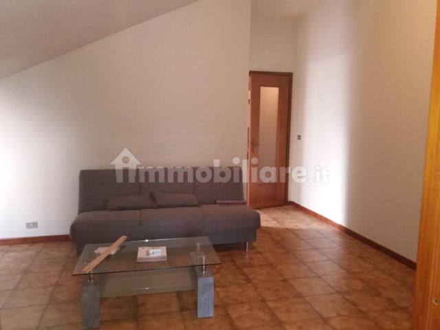 Trilocale piazza Quattro Martiri, Centro, Carmagnola