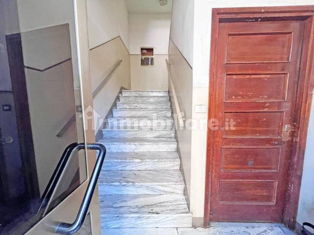 Trilocale piazza Roma 21, Centro, Pinerolo
