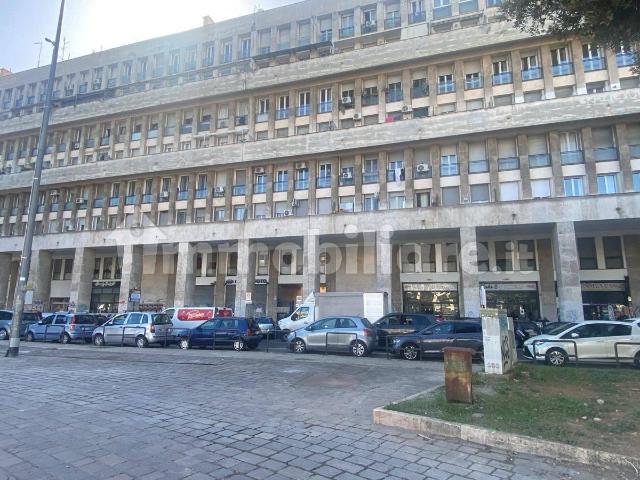 Trilocale piazza San Giovanni Bosco, Cinecittà, Roma