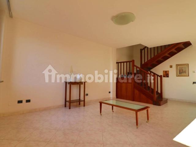 Trilocale piazza San Mauro 15, Buscate