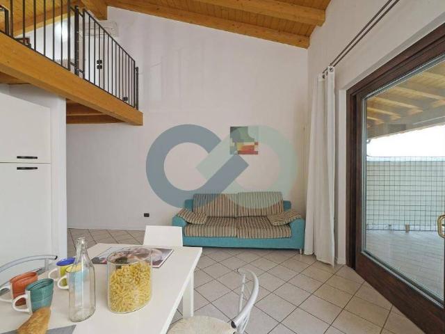 Trilocale piazza Silvia, Pieve Vecchia, Villaggio Sanghen, Manerba del Garda