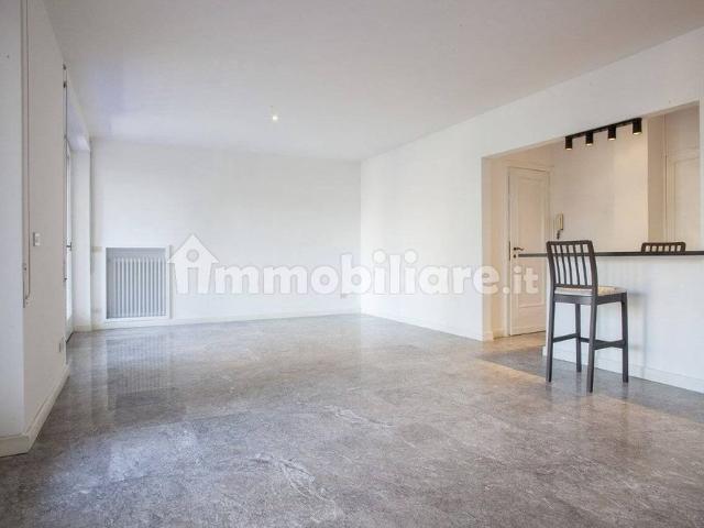 Trilocale piazzale Benito Juarez, Eur, Roma