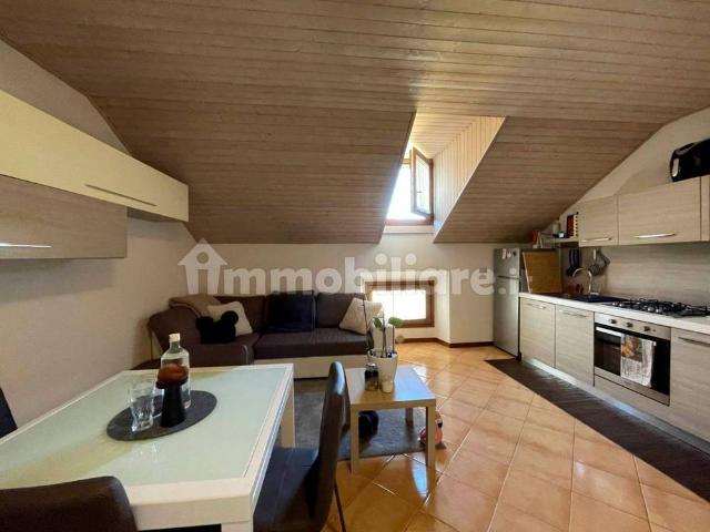 Trilocale piazzale Giovanni Bertacchi 15, Centro, Sondrio
