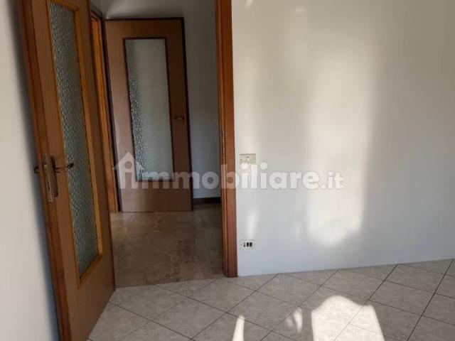 Trilocale piazzale Don Antonio Seghezzi 1, Almè