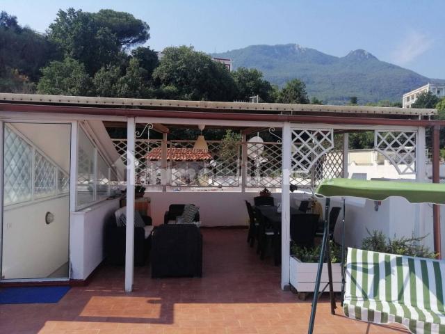 Trilocale piazzale degli Eroi 2, Centro, Ischia