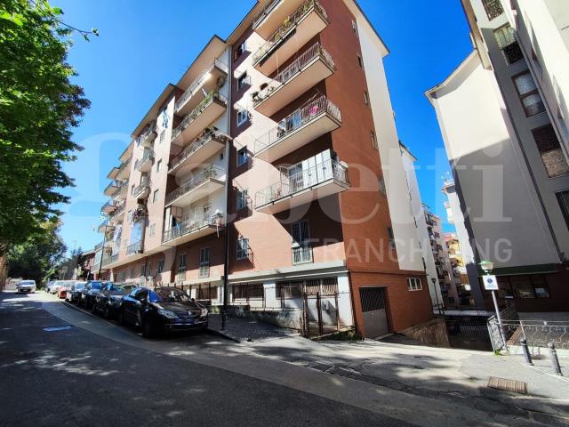 Trilocale ristrutturato a Portici