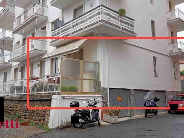 Trilocale ristrutturato a Taggia