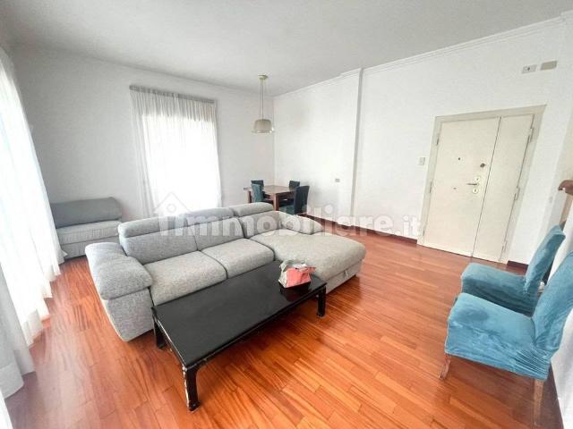Trilocale va raffaele capelli, Fleming, Roma