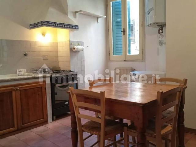 Trilocale via Maggio, Santo Spirito, Firenze