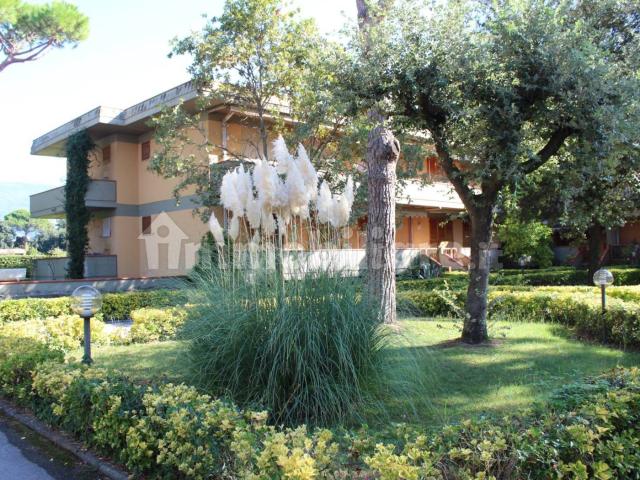 Trilocale via Magliano, Marina di Massa Centro, Massa