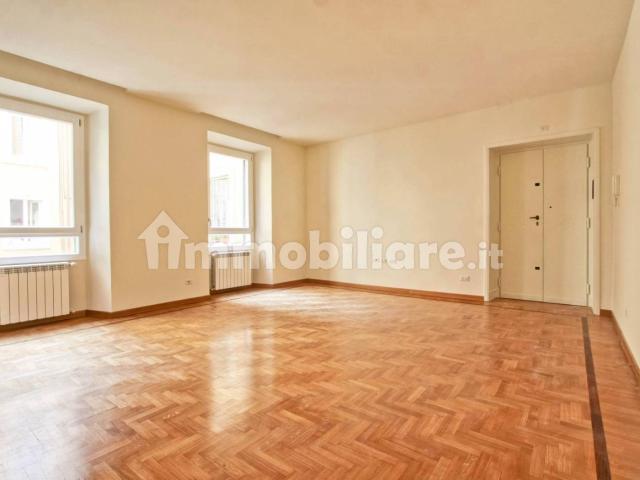 Trilocale via Marianna Dionigi, Prati, Roma