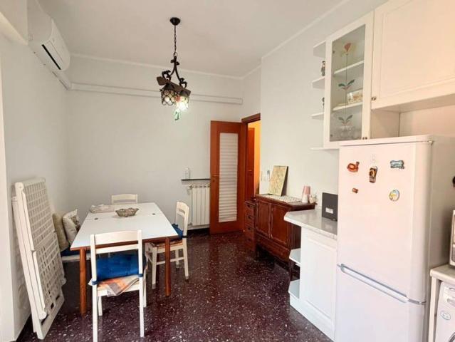 Trilocale via Mario Romagnoli, Quezzi, Genova
