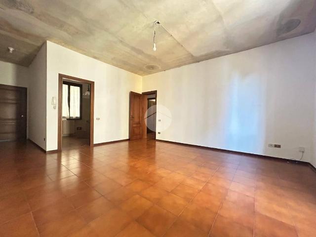 Trilocale via Milazzo 11, Centro, Cremona
