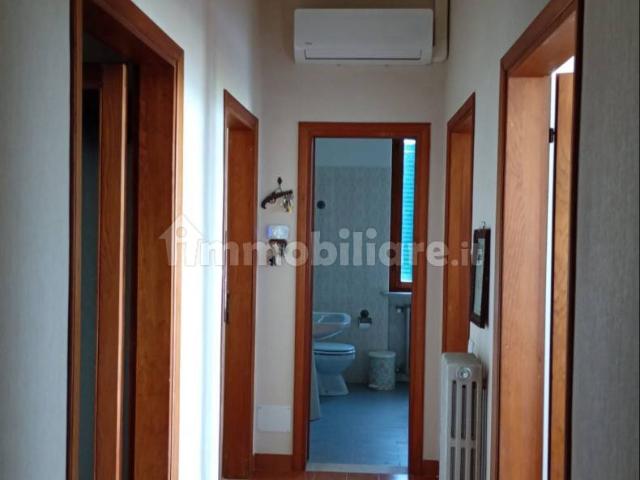 Trilocale via Monsignor Giovanni Fava 42, Centro, Gardone Riviera