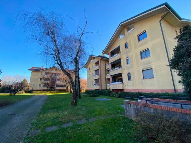 Trilocale via Monte Amiata 41, Centro, Rozzano