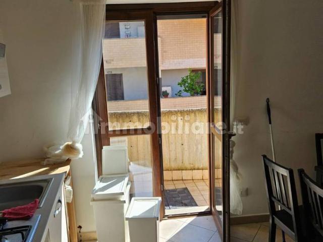 Trilocale via Montefiore 45, Centro, Castelnuovo di Porto