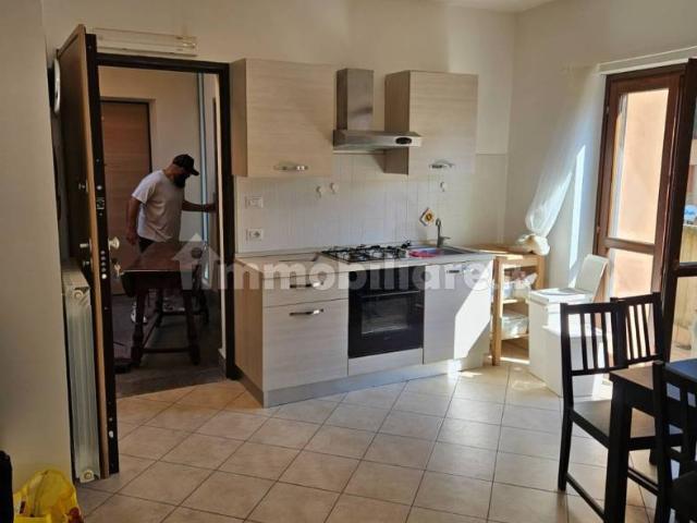 Trilocale via Montefiore 45, Centro, Castelnuovo di Porto