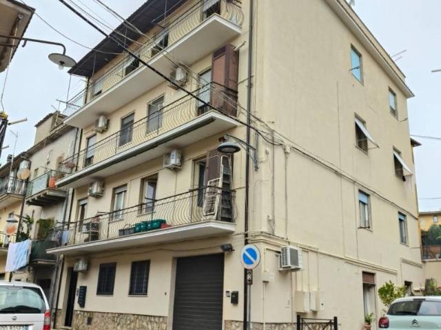 Trilocale via Neghelli 24, Centro, Stimigliano