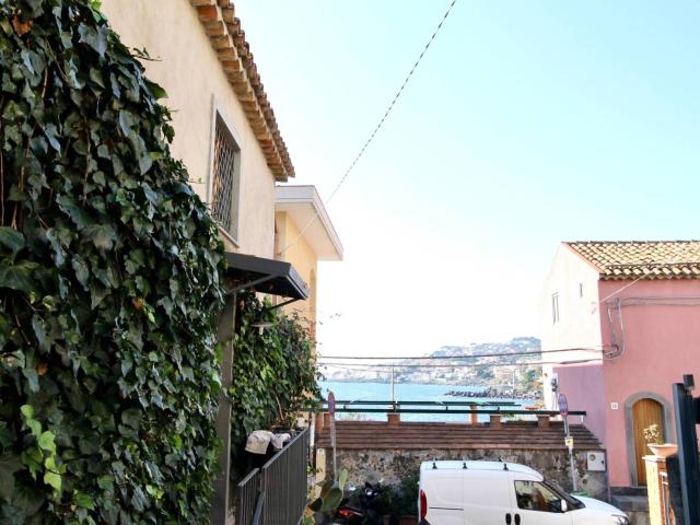 Trilocale via Nissoria 37, Santa Caterina, Santa Maria delle Grazie, Capomulini, Acireale