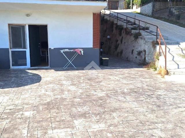 Trilocale via Nome di Gesù 9, Centro, Paliano