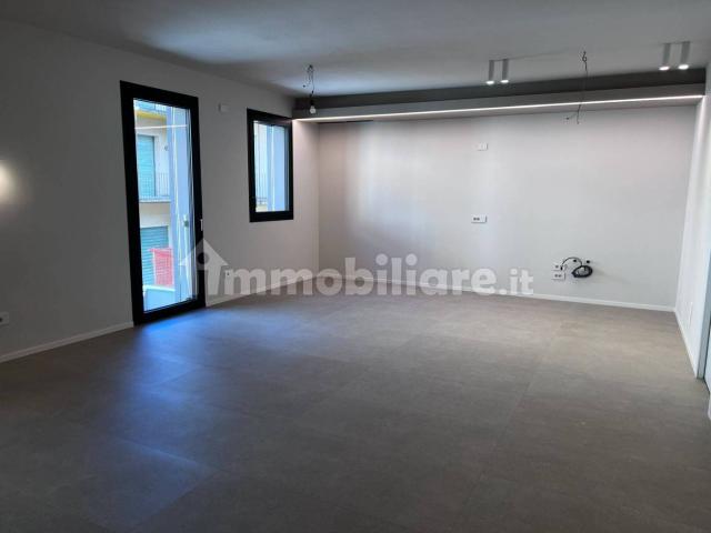 Trilocale via Ospedale 7, Centro, Bassano del Grappa