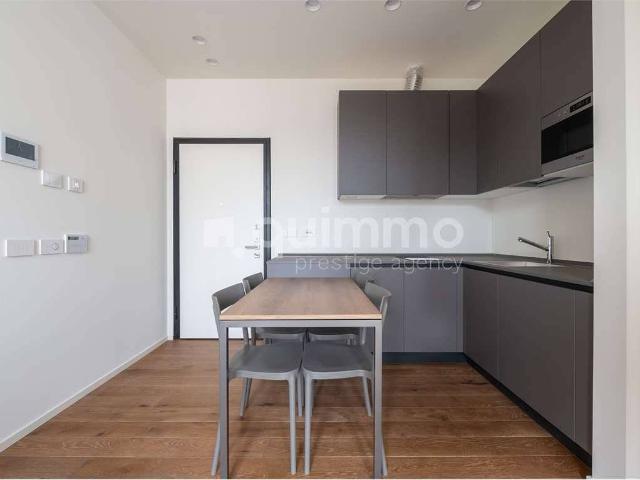 Trilocale via A. Cecchi, 16, Washington, Milano