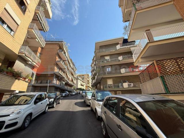 Trilocale via Adolfo Scalpelli, 5, Tivoli Alta, Tivoli