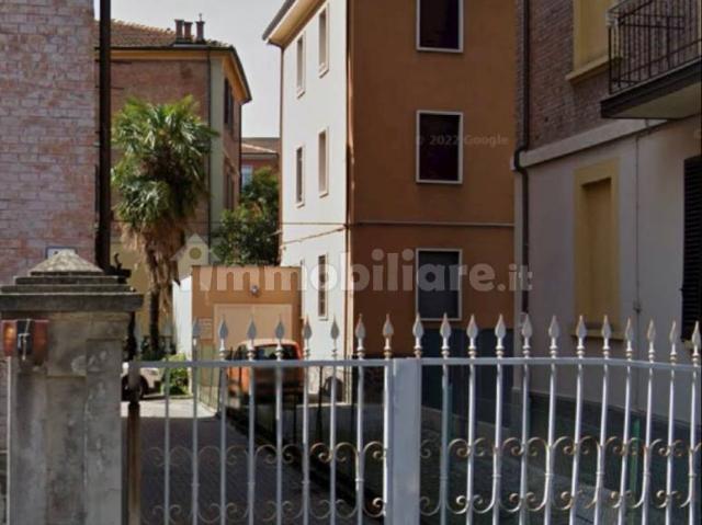 Trilocale via Alfonso Lombardi 11, Bolognina, Bologna