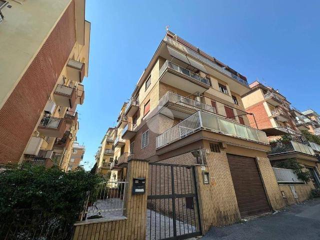 Trilocale via Alfredo Panzini 7, Talenti, Monte Sacro, Nuovo Salario, Roma