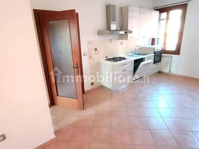 Trilocale via Angeli 56, Centro, Adria