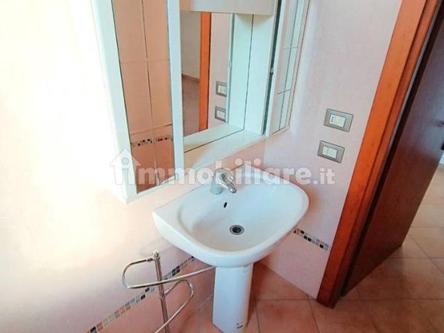 Trilocale via Angeli 56, Centro, Adria