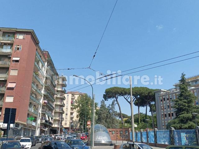 Trilocale via Antonino d'Antona, Rione Alto, Napoli