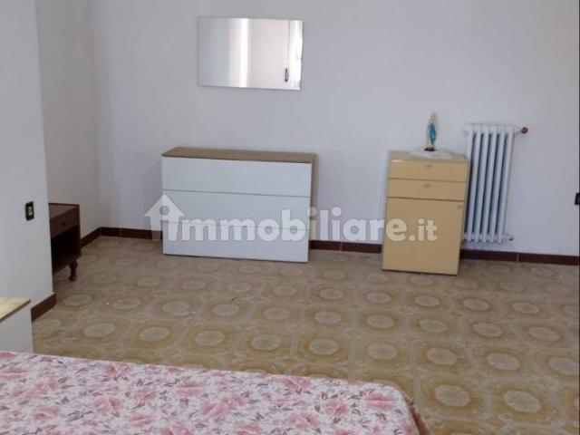 Trilocale via Bari 25, Cariati