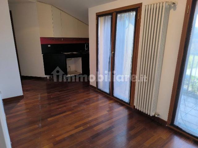 Trilocale via Belluno 29, Crescenzago, Milano