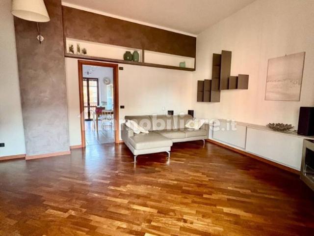 Trilocale via Benedetto Alfieri 5, San Martino, Novara