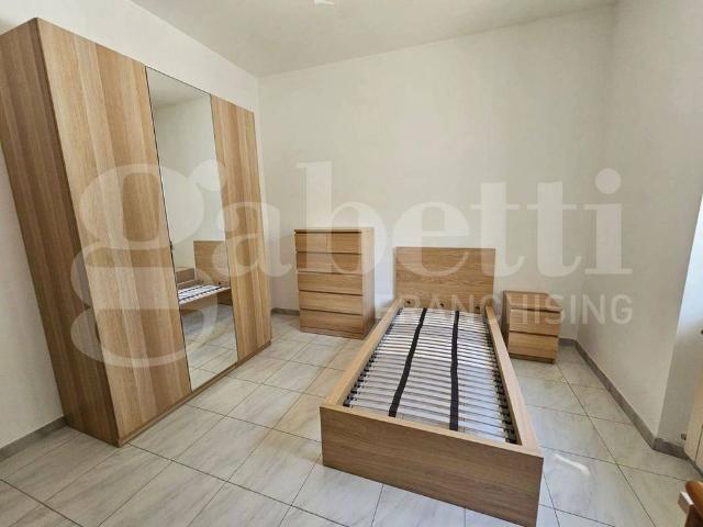 Trilocale via Bensaia, 12, Giostra, Messina