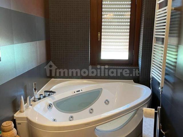 Trilocale via Bertoni 1, Arcavacata, Rende