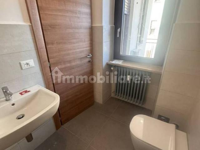 Trilocale via Borgo Dora 22, Aurora, Torino