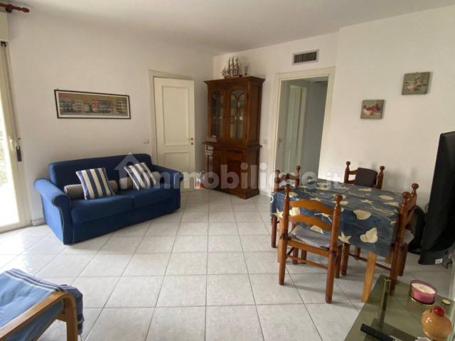 Trilocale via Cupa 26, Centro Storico, Anzio