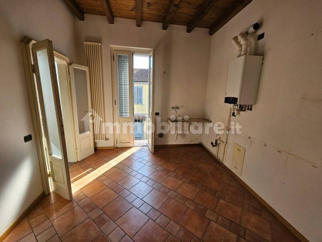 Trilocale via Callisto piazza 16, Centro Storico, Lodi