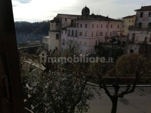 Trilocale via Camillo Benso di Cavour, Centro, Cave