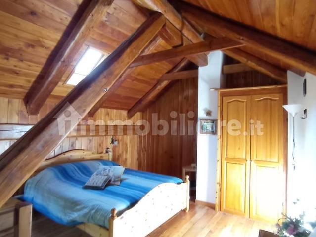 Trilocale via Canton 8, Beaulard, Oulx