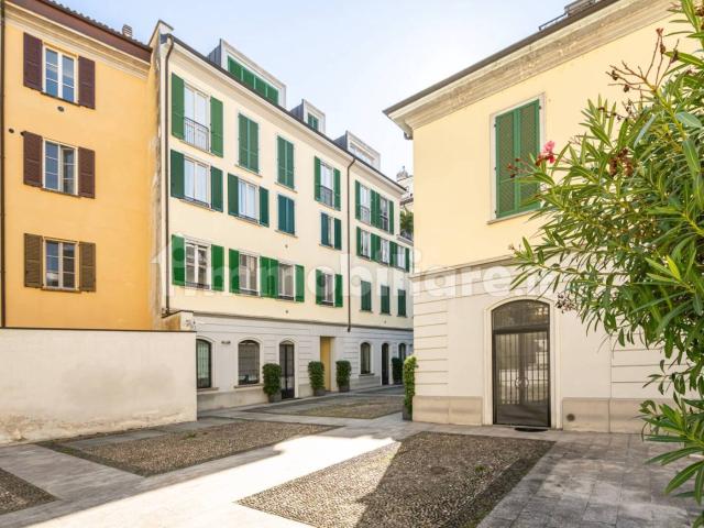 Trilocale via Casale 5, Navigli Darsena, Milano