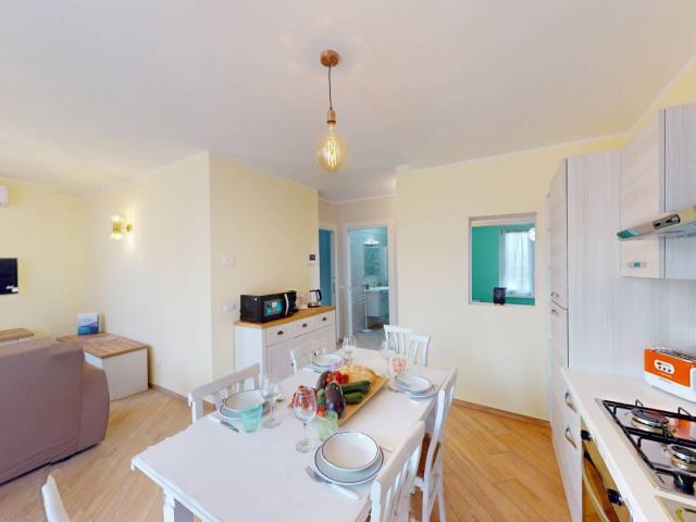 Trilocale via Case Sparse Serraglie 27, Pieve Vecchia, Villaggio Sanghen, Manerba del Garda