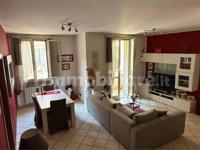 Trilocale via castellini, 23, Melegnano