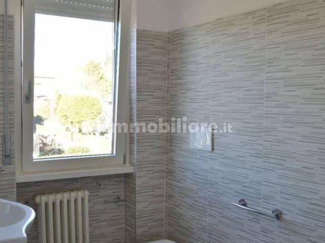 Trilocale via Carlo Besozzi 15, Centro, Gavirate