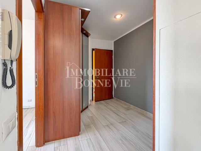Trilocale via Carlo Bernasconi 15, Uggiate Trevano, Uggiate con Ronago