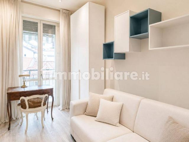 Trilocale via Carlo Farini 34, Isola, Milano