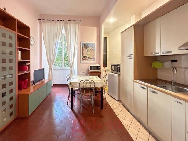 Trilocale via Catone, Prati, Roma
